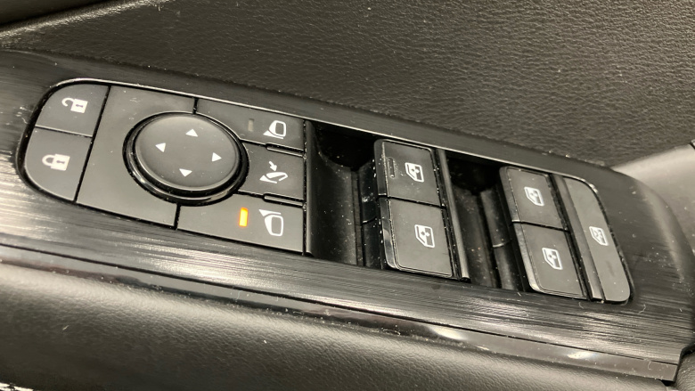 Nissan Qashqai 1.3 DiG-T MH N-Connecta 5dr Petrol Hatchback